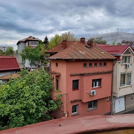 Cozy Apartment Near City Center Bucareste Exterior foto