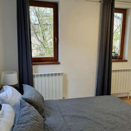 Cozy Apartment Near City Center Bucareste Exterior foto