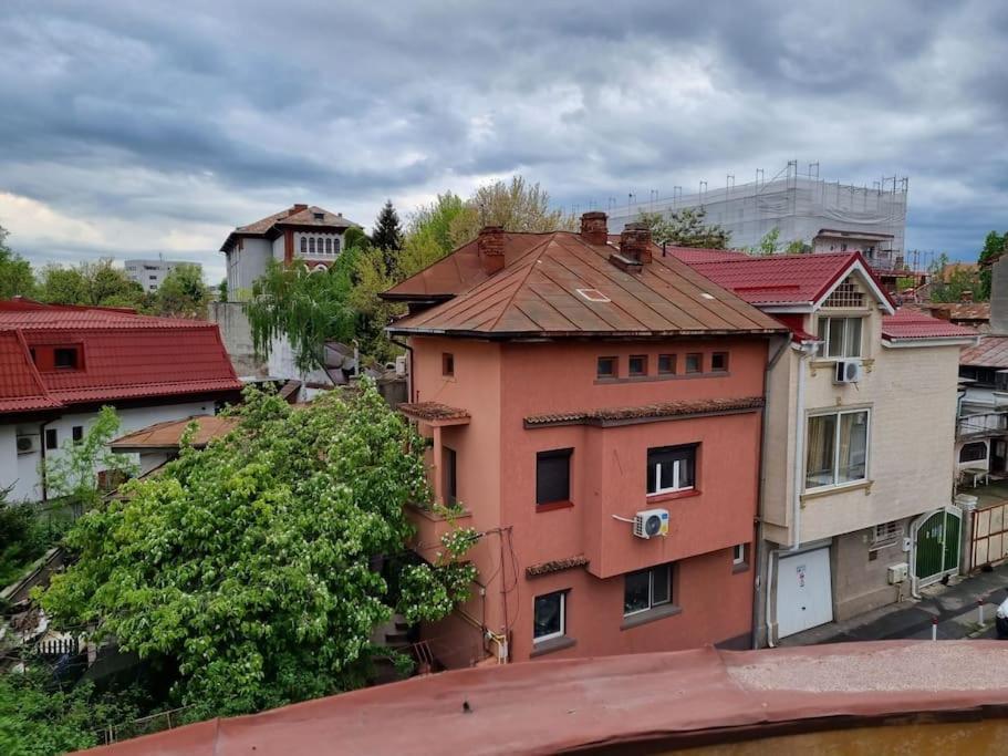 Cozy Apartment Near City Center Bucareste Exterior foto