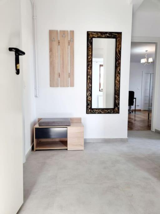 Cozy Apartment Near City Center Bucareste Exterior foto